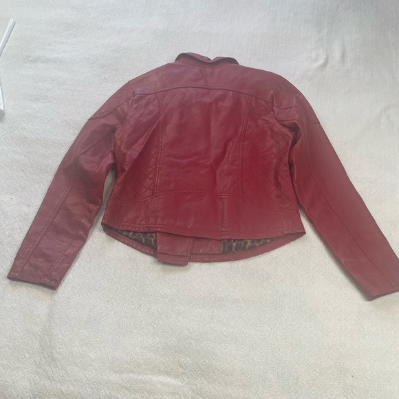 Dollhouse Women's Bold Maroon Faux‎ Leather Jacket Size Large- A lot of Style - Picture 13 of 16
